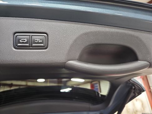 Used 2025 Kia Carnival SX image 15