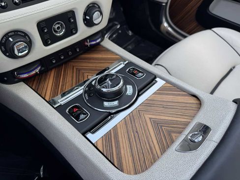 Used 2014 Rolls-Royce Wraith image 17