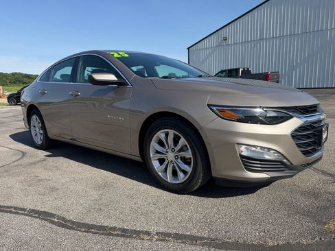 Used 2025 Chevrolet Malibu LT FWD image 3