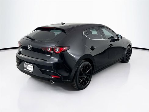 Used 2022 MAZDA MAZDA3 s FWD image 2