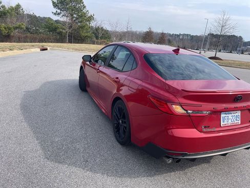 Used 2025 Toyota Camry SE w/ Multimedia Upgrade Package image 20