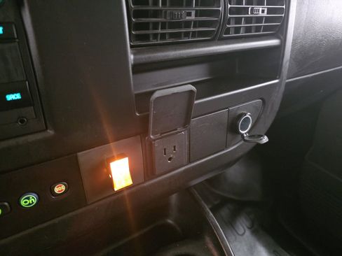 Used 2020 GMC Savana 3500 w/ Driver Convenience Package RWD image 26