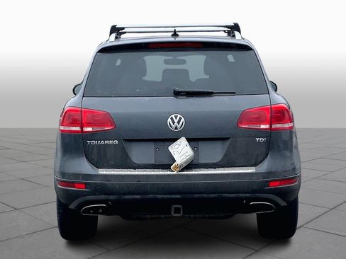 Used 2014 Volkswagen Touareg TDI image 5