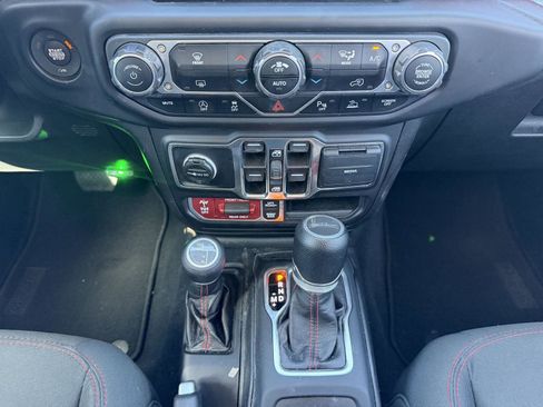 Used 2021 Jeep Gladiator Rubicon AWD/4WD image 25
