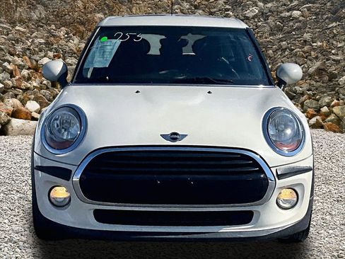 Used 2016 MINI Cooper 4-Door Hardtop image 3