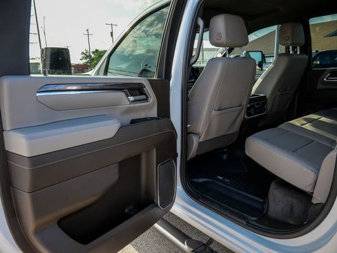Used 2024 Chevrolet Silverado 2500 LTZ w/ LTZ Convenience Package AWD/4WD image 29