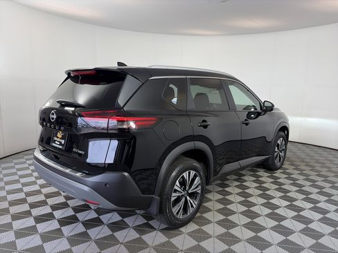 Used 2023 Nissan Rogue SV w/ SV Premium Package AWD/4WD image 10