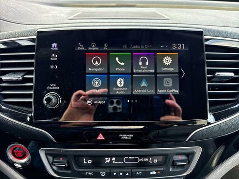 Used 2021 Honda Pilot Touring image 16