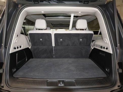 Used 2023 Jeep Wagoneer Series III w/ Premium Group I image 25