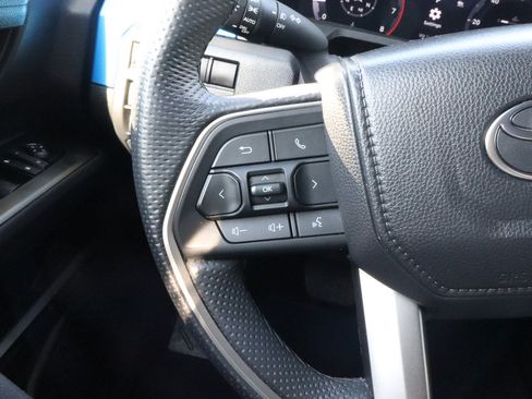 Used 2025 Toyota Tacoma TRD Off-Road AWD/4WD image 27