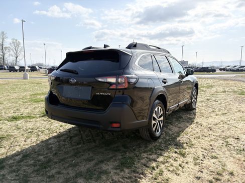 Certified 2025 Subaru Outback Premium AWD/4WD image 9