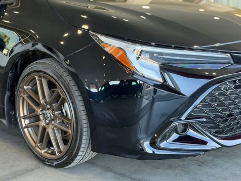 Certified 2025 Toyota Corolla Hatchback w/ SE Package FWD image 9