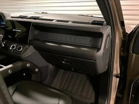 Certified 2026 Land Rover Defender 110 S AWD/4WD image 25