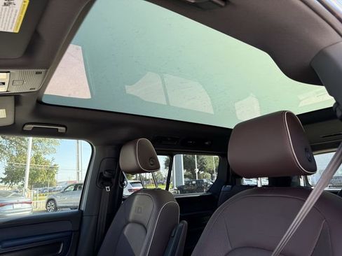 New 2025 Volkswagen ID. Buzz Pro S Plus image 16