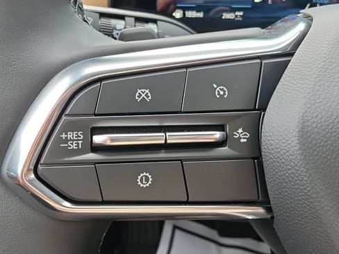 New 2027 Chevrolet Equinox ACTIV w/ LPO, Floor Liner Package AWD/4WD image 17