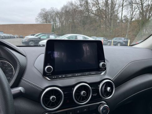 Used 2025 Nissan Sentra SV image 17