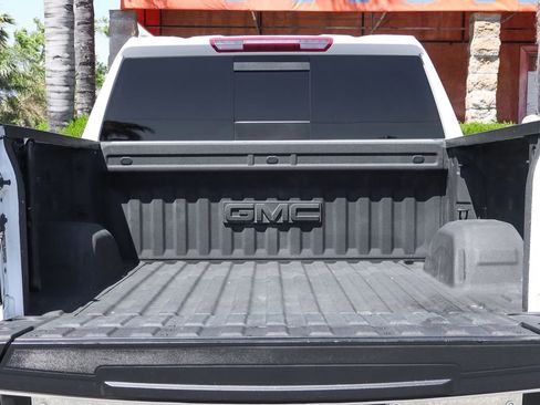 Used 2023 GMC Sierra 1500 SLT w/ SLT Premium Package AWD/4WD image 8