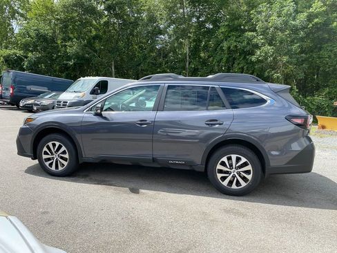 Used 2022 Subaru Outback Premium image 9