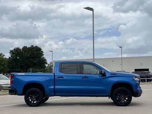 Used 2024 Chevrolet Silverado 1500 LT Trail Boss w/ LT Trail Boss Premium Package AWD/4WD image 3