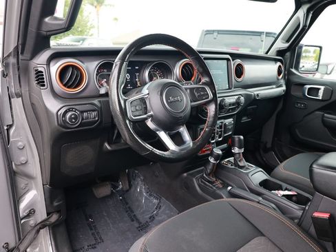 Used 2022 Jeep Gladiator Mojave w/ Cold Weather Group AWD/4WD image 14