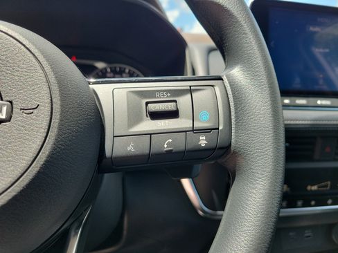 Certified 2023 Nissan Rogue SV FWD image 24