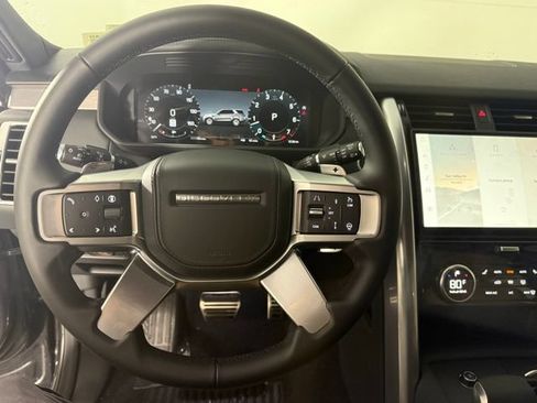 New 2026 Land Rover Discovery Limited Edition AWD/4WD image 19