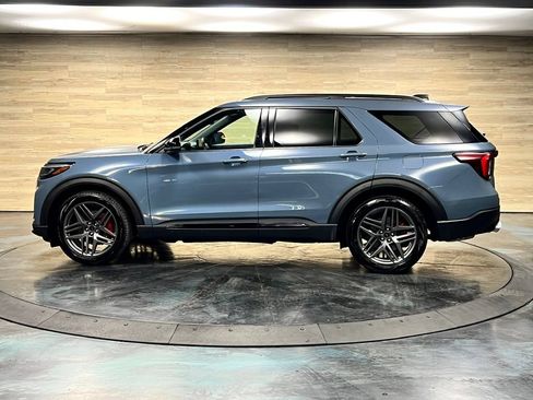Used 2025 Ford Explorer ST w/ Sun And Sound Package AWD/4WD image 28