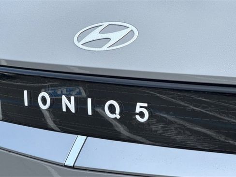New 2026 Hyundai Ioniq 5 SEL image 9