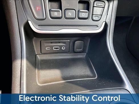 Used 2019 GMC Terrain SLT w/ GMC Pro Grade Package AWD/4WD image 21