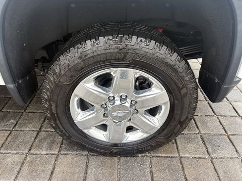 Used 2020 Chevrolet Silverado 2500 LTZ w/ LTZ Premium Package image 8