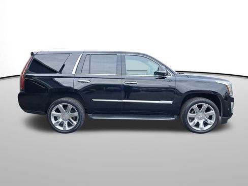 Used 2018 Cadillac Escalade Luxury image 7