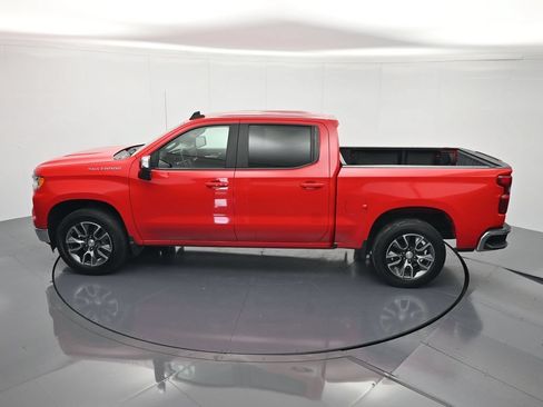 Used 2022 Chevrolet Silverado 1500 LT AWD/4WD image 36