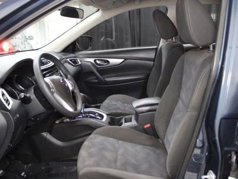 Used 2016 Nissan Rogue S image 9