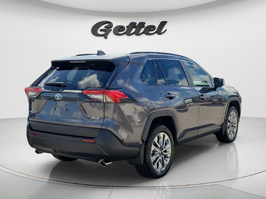 Used 2024 Toyota RAV4 XLE Premium FWD image 5