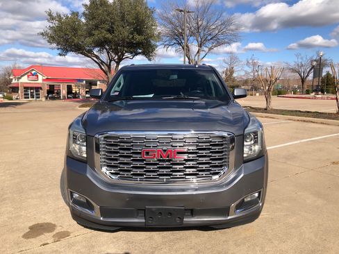 Used 2019 GMC Yukon XL Denali w/ Open Road Package image 3