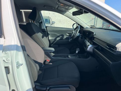 Used 2025 Hyundai Kona SEL image 28