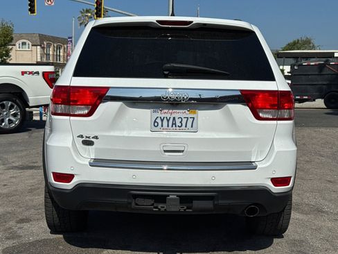 Used 2013 Jeep Grand Cherokee Overland image 8