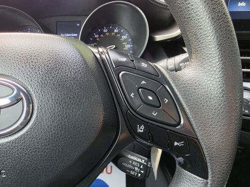 Used 2019 Toyota C-HR LE FWD image 35
