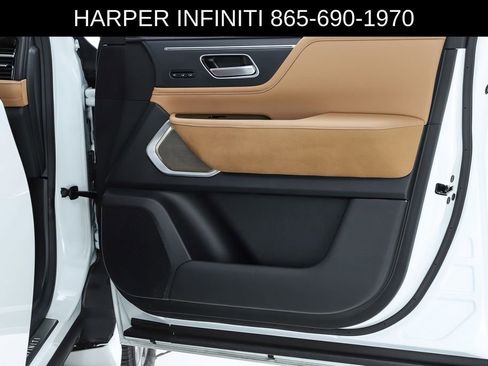 Used 2025 INFINITI QX80 Sensory AWD/4WD image 33