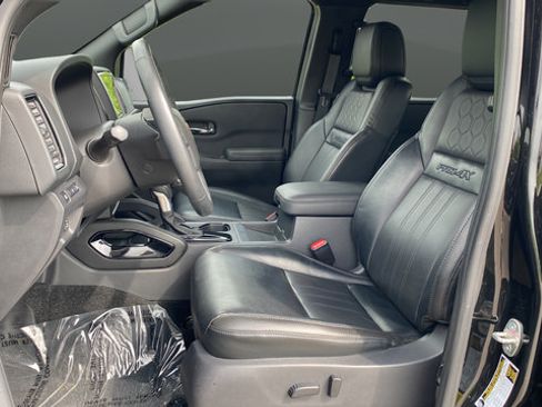Used 2022 Nissan Frontier PRO-4X w/ Pro-4X Premium Package AWD/4WD image 9
