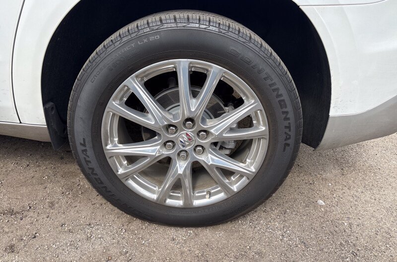 Used 2023 Buick Enclave Essence w/ Experience Buick Package FWD image 10
