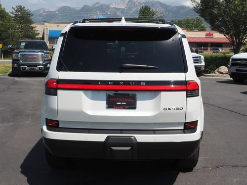 Used 2024 Lexus GX 550 w/ Cold Area Package AWD/4WD image 6