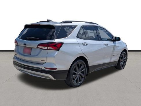 Used 2022 Chevrolet Equinox RS w/ Infotainment Package FWD image 5