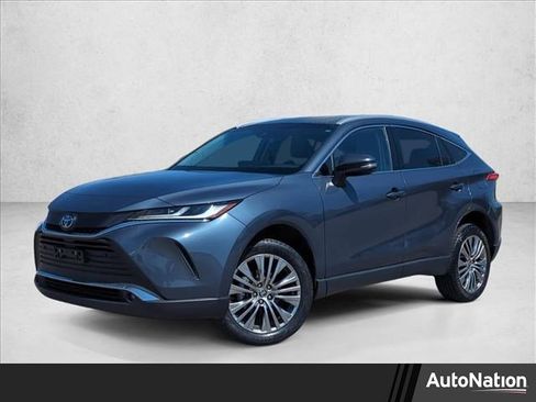 Used 2024 Toyota Venza XLE AWD/4WD image 1