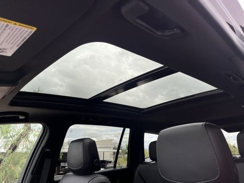 Certified 2025 Cadillac XT6 Premium Luxury image 14