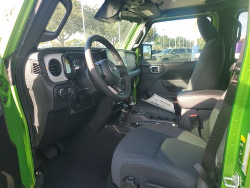 New 2026 Jeep Gladiator Sport image 10