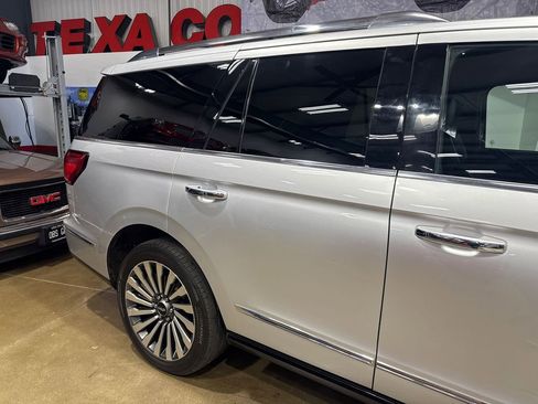 Used 2018 Lincoln Navigator Reserve w/ Technology Package image 33