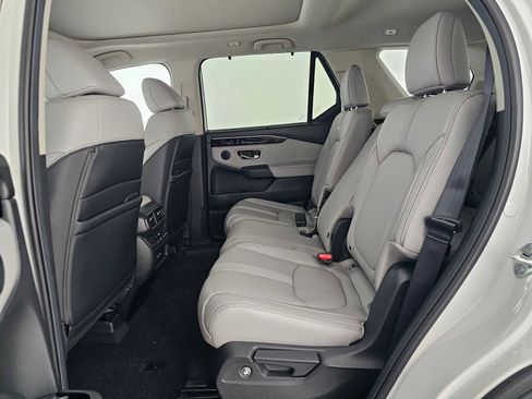 New 2025 Honda Pilot Touring image 19
