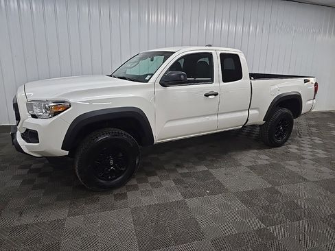 Used 2020 Toyota Tacoma SR image 6