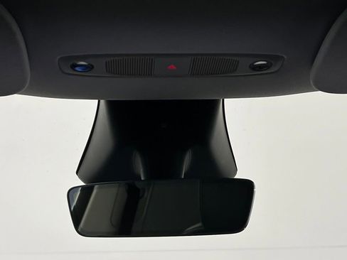 Used 2023 Tesla Model Y Long Range image 22